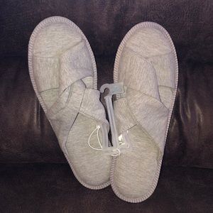 Gray Foam Slide Slippers LARGE (9/10)